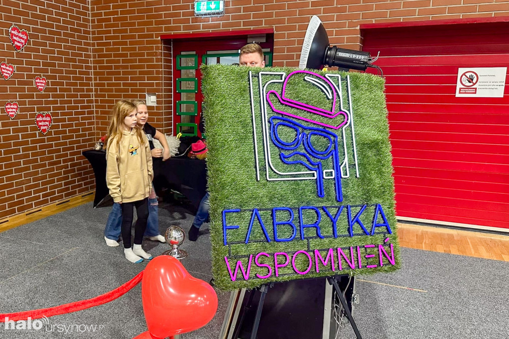 WOŚP w hali UCSiR przy Dereniowej