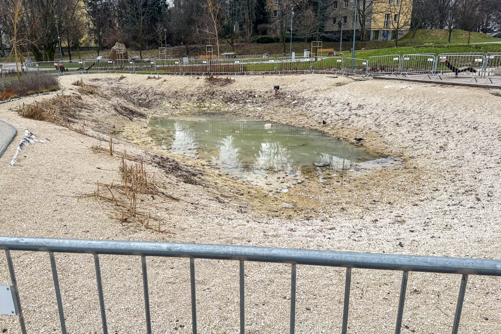 Z ursynowskiego Wieloryba znika woda