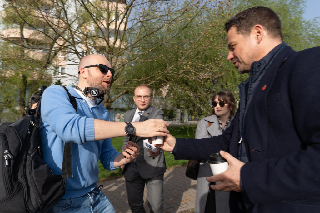 Trzaskowski rozdawał kawę na Kabatach. Dziękował za wybory