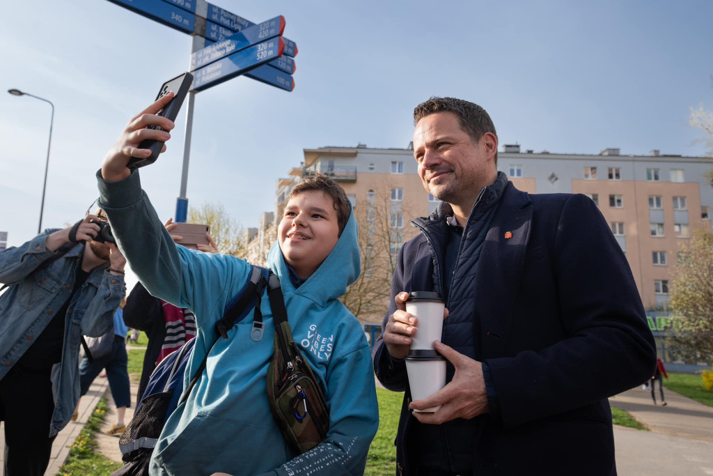 Trzaskowski rozdawał kawę na Kabatach. Dziękował za wybory