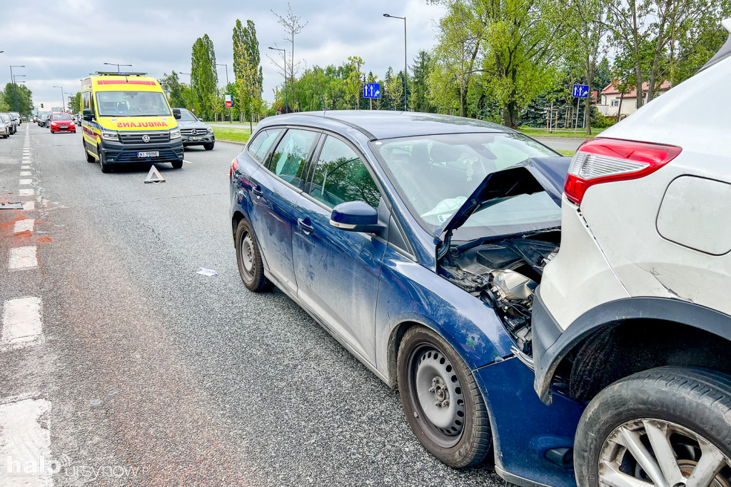 Zderzenie dwóch aut na Rodowicza 'Anody'