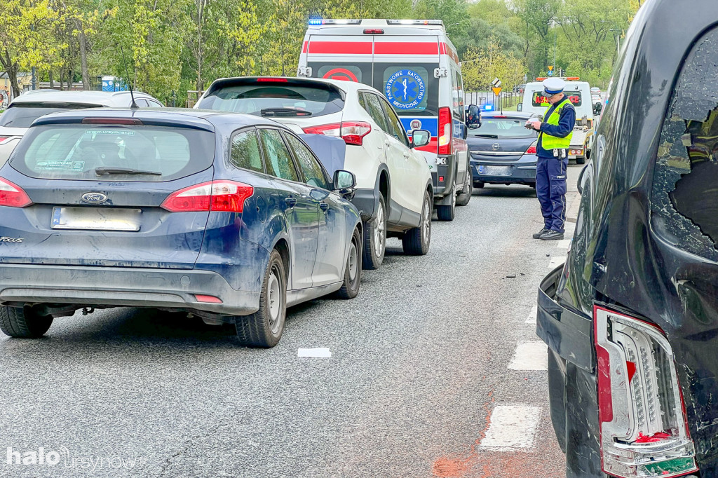 Zderzenie dwóch aut na Rodowicza 'Anody'