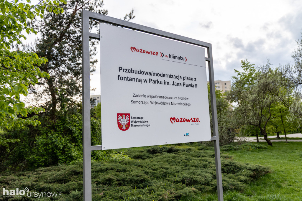 Plac z fontanną rok po modernizacji