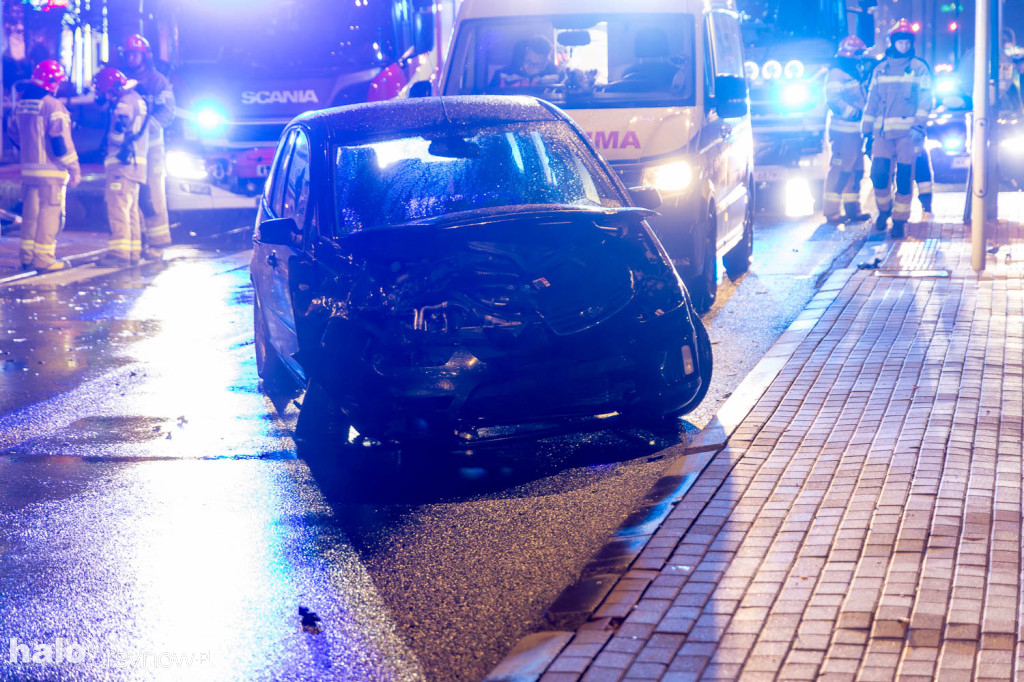 Wypadek na skrzyżowaniu alei KEN i Wasilkowskiego