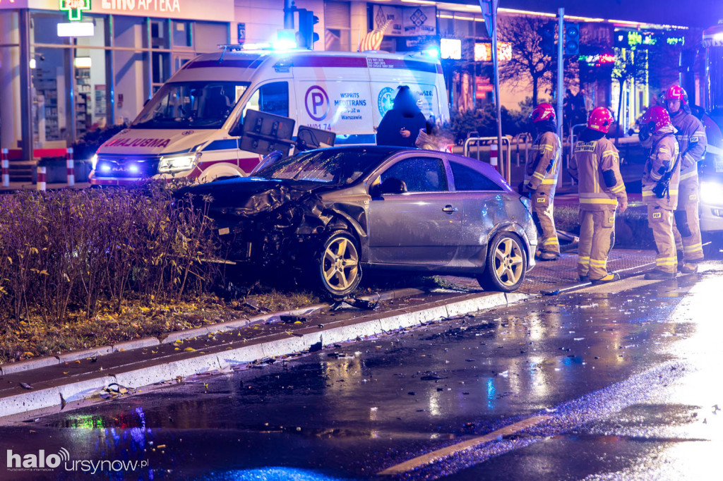 Wypadek na skrzyżowaniu alei KEN i Wasilkowskiego