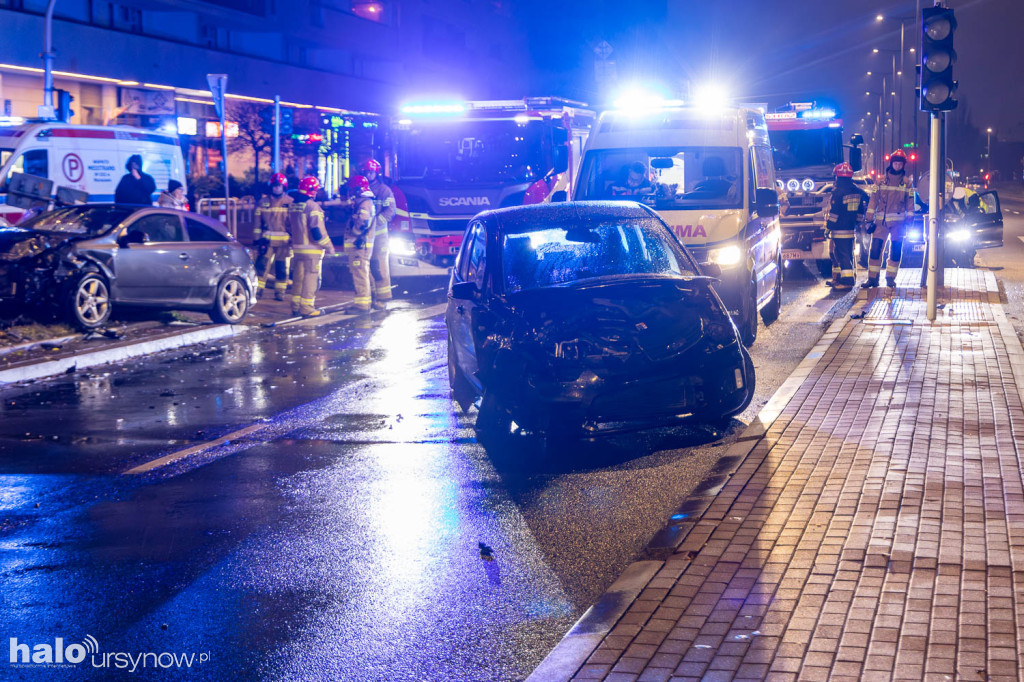 Wypadek na skrzyżowaniu alei KEN i Wasilkowskiego