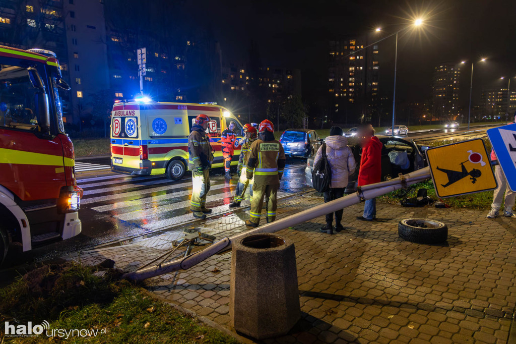 Wypadek na skrzyżowaniu alei KEN i Wasilkowskiego