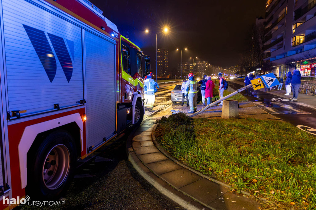 Wypadek na skrzyżowaniu alei KEN i Wasilkowskiego