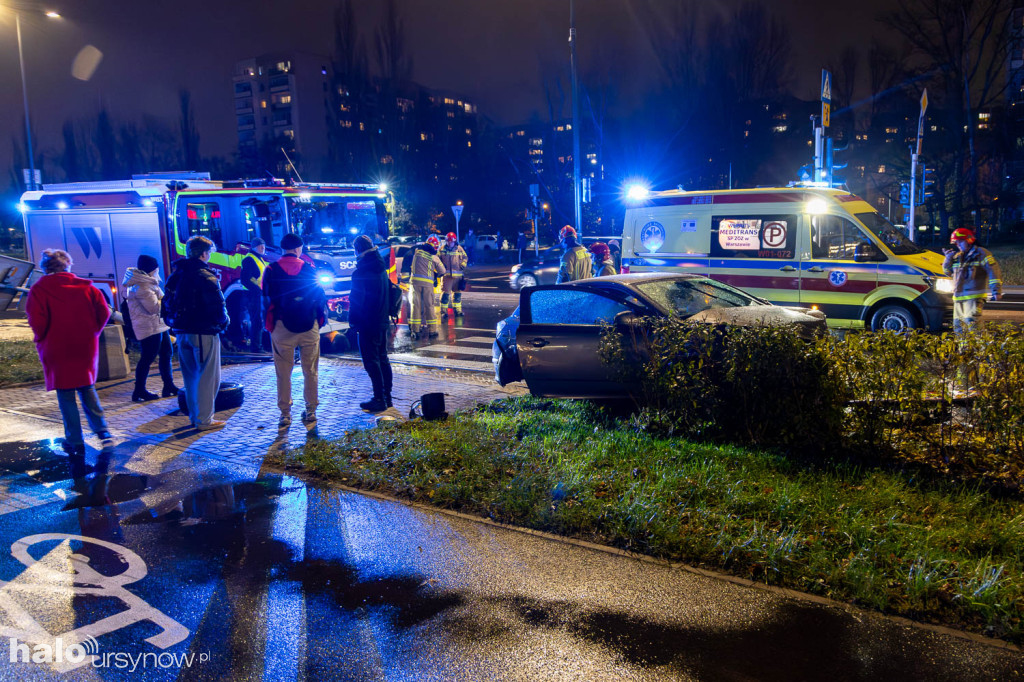 Wypadek na skrzyżowaniu alei KEN i Wasilkowskiego