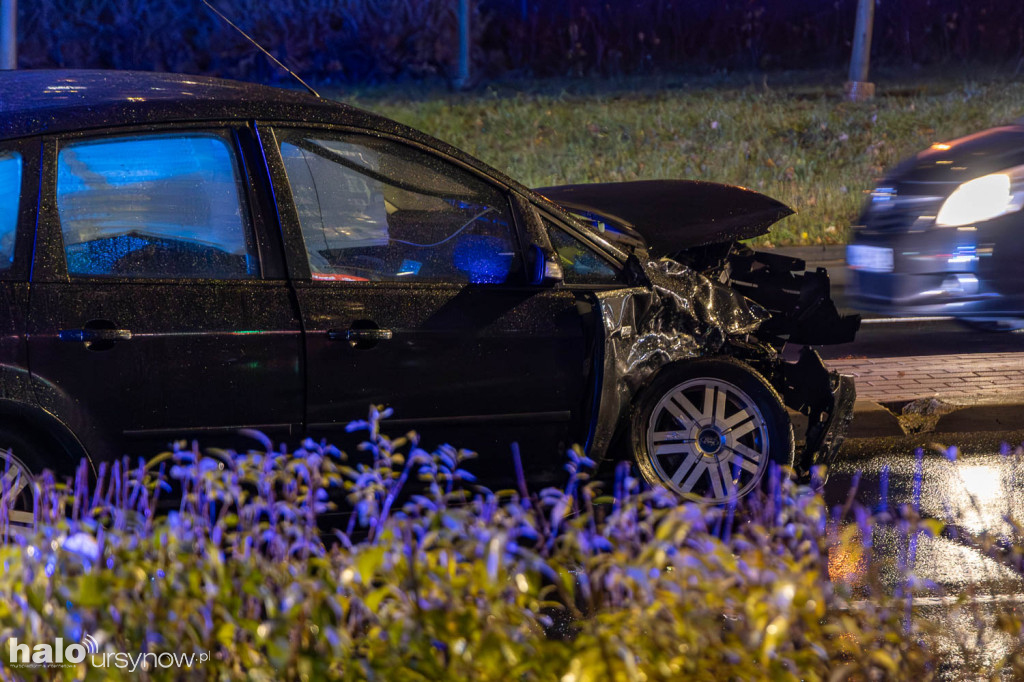 Wypadek na skrzyżowaniu alei KEN i Wasilkowskiego