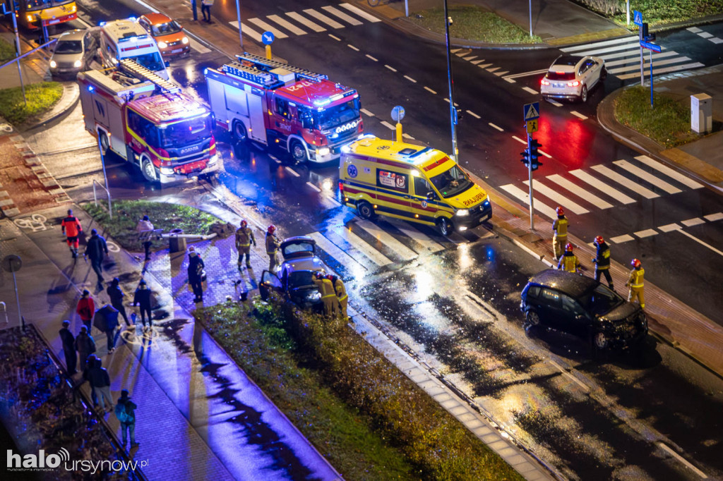 Wypadek na skrzyżowaniu alei KEN i Wasilkowskiego