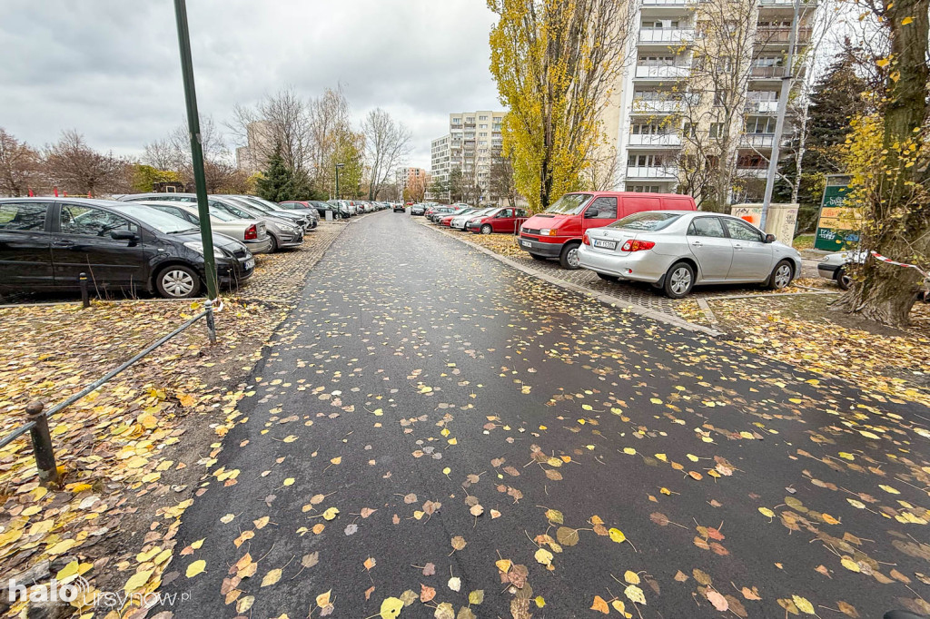 Parking przy Kulczyńskiego jak nowy