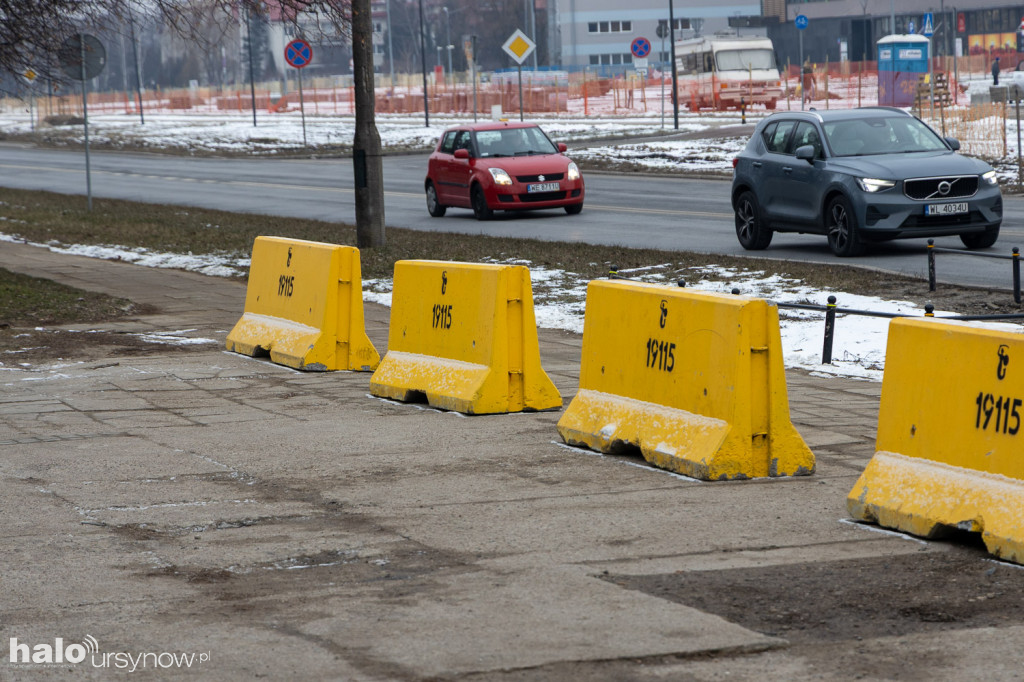 Potężne betonowe bariery kontra patoparkowanie