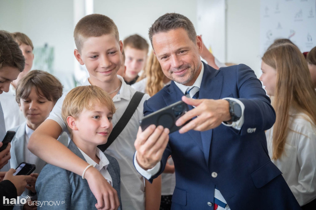 Prezydent Trzaskowski w szkole na Ursynowie