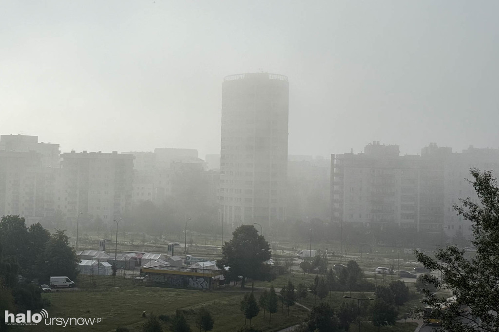 Gęsta mgła od rana na Ursynowie