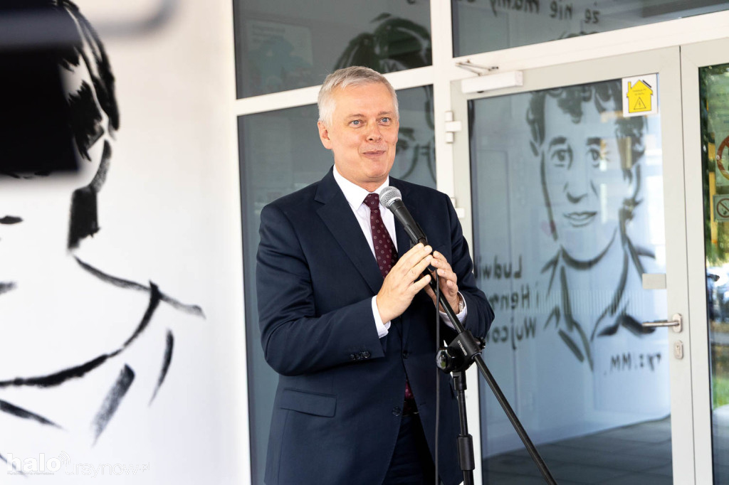 Mural Ludwiki i Henryka Wujców na Ursynowie