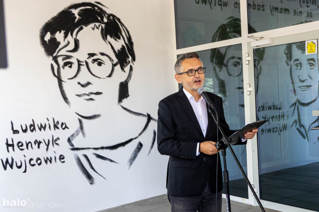 Mural Ludwiki i Henryka Wujców na Ursynowie