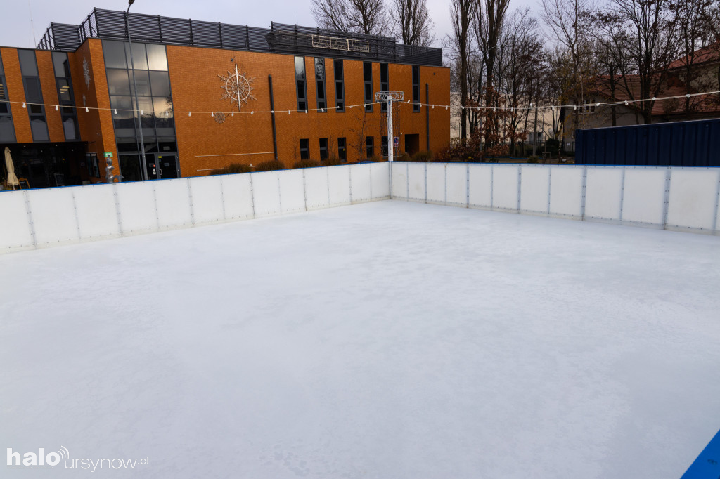 Otwarcie lodowiska na Kajakowej 2025