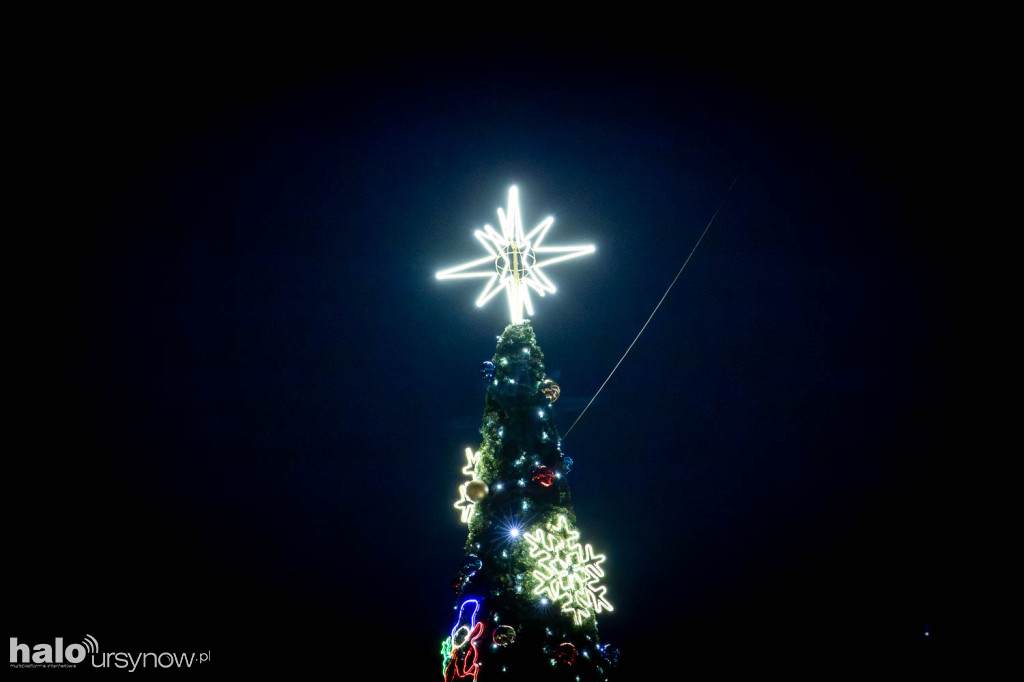 Ursynowski ratusz w świątecznej odsłonie