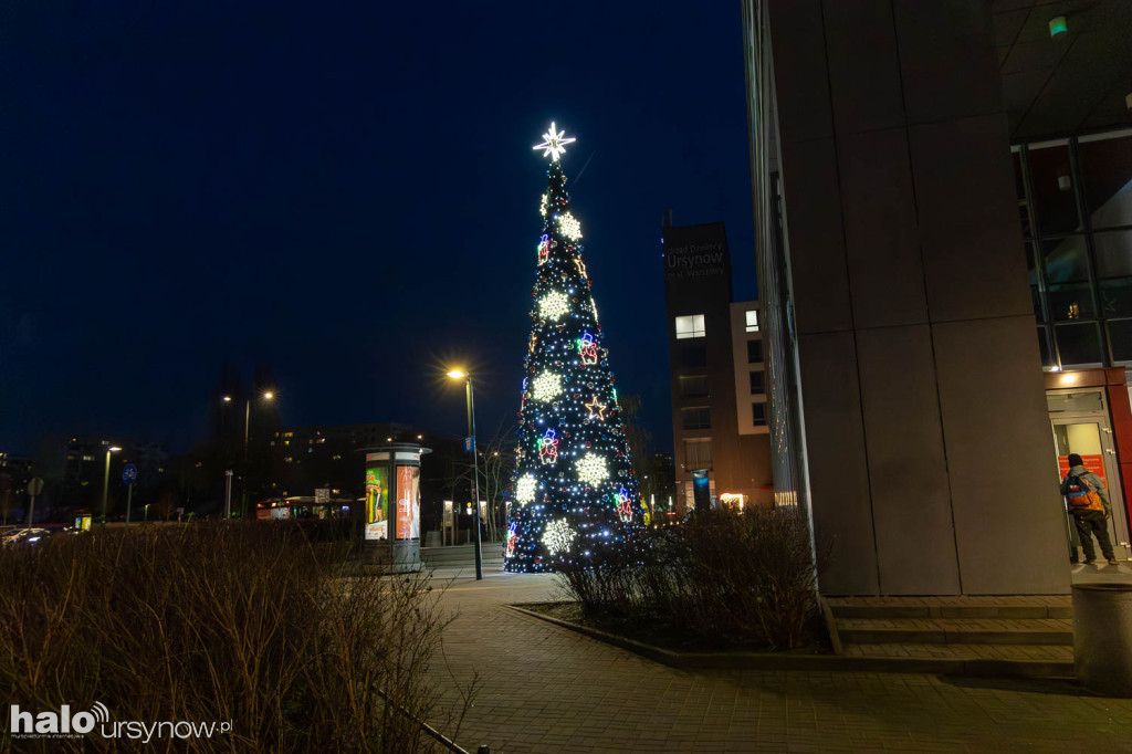 Ursynowski ratusz w świątecznej odsłonie