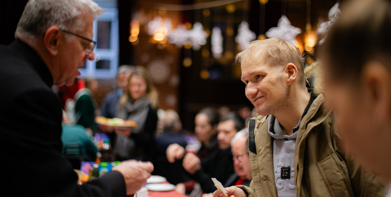 Świąteczny obiad z ubogimi