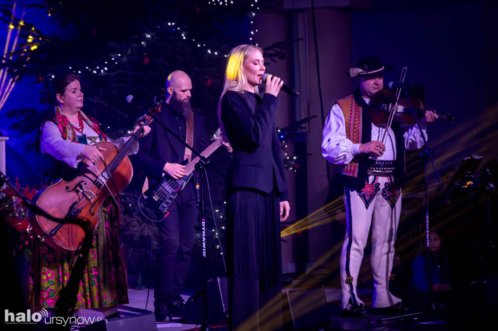 Trebunie-Tutki i Kasia Moś na koncercie bożonarodzeniowym