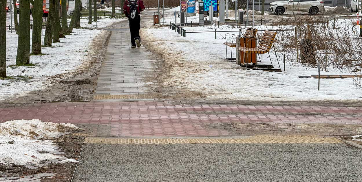 Wyremontowany chodnik przy Gandhi