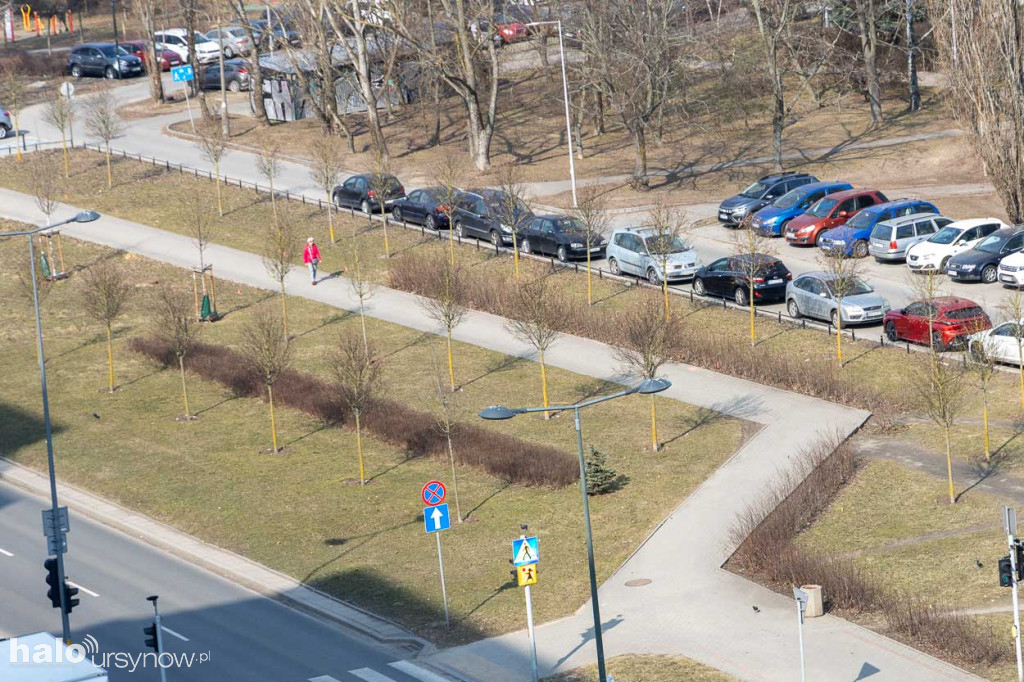 Nowe latarnie przy Alei KEN