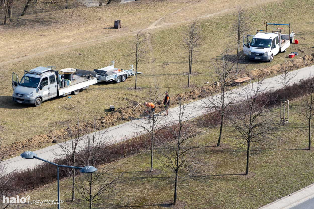 Nowe latarnie przy Alei KEN