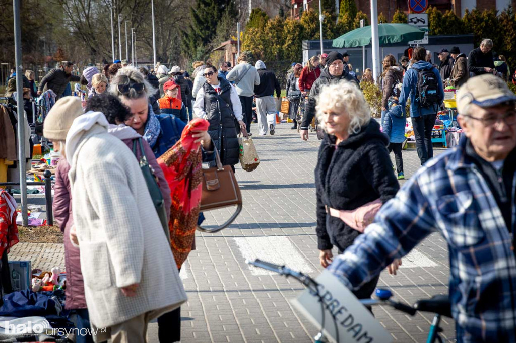Tłumy na pierwszej garażówce