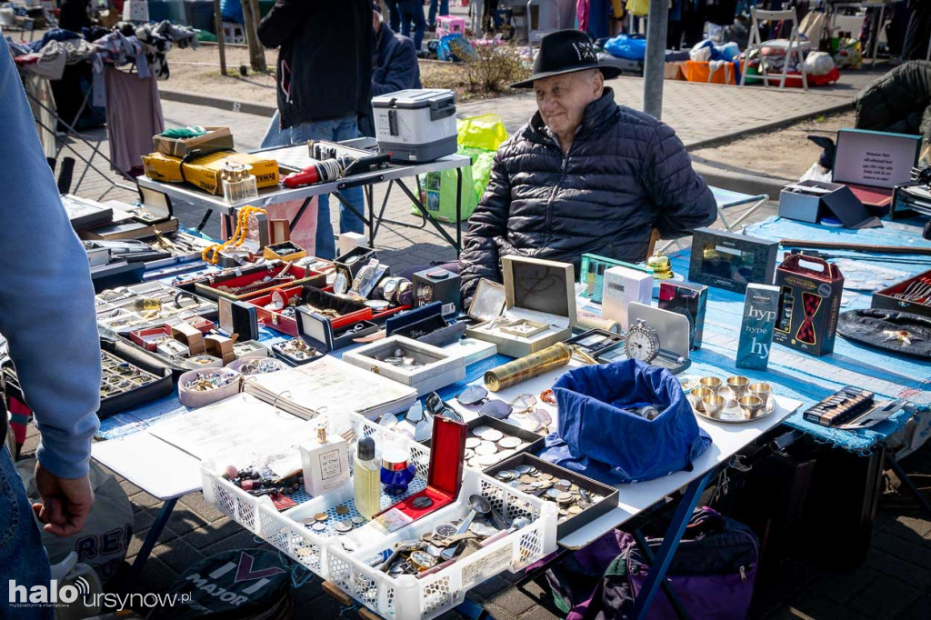 Tłumy na pierwszej garażówce
