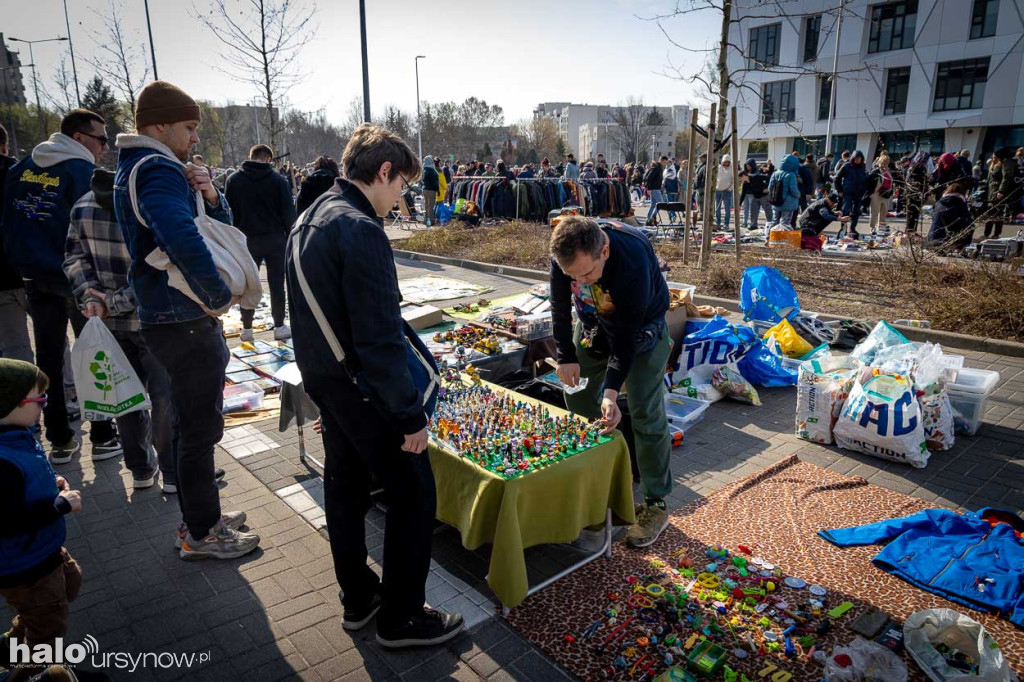 Tłumy na pierwszej garażówce