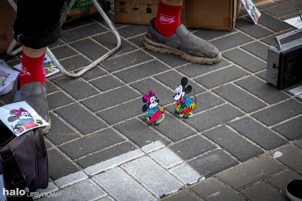 Tłumy na pierwszej garażówce