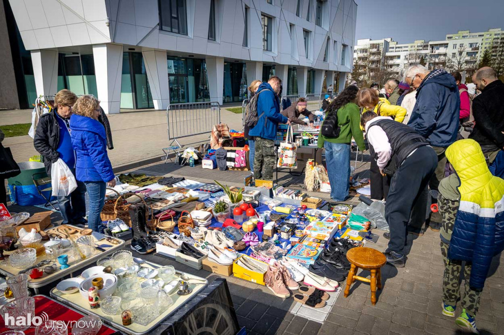 Tłumy na pierwszej garażówce