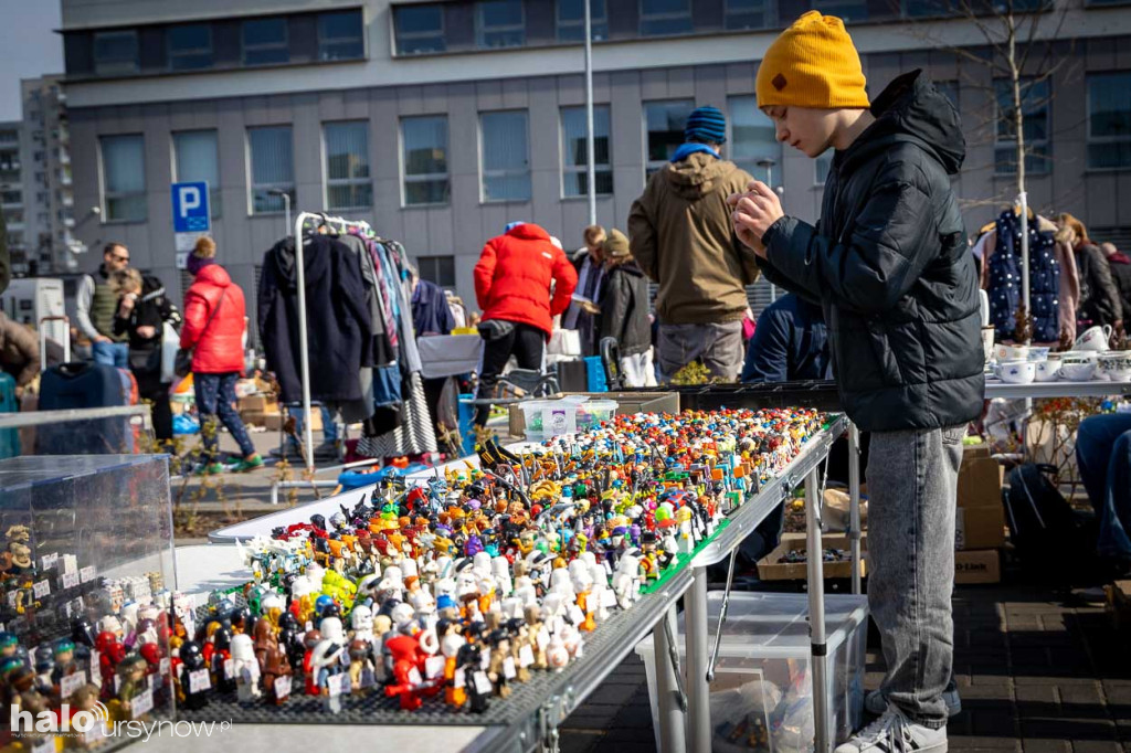 Tłumy na pierwszej garażówce