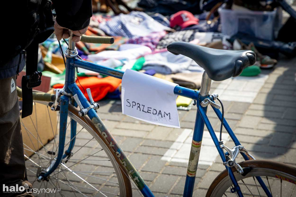 Tłumy na pierwszej garażówce