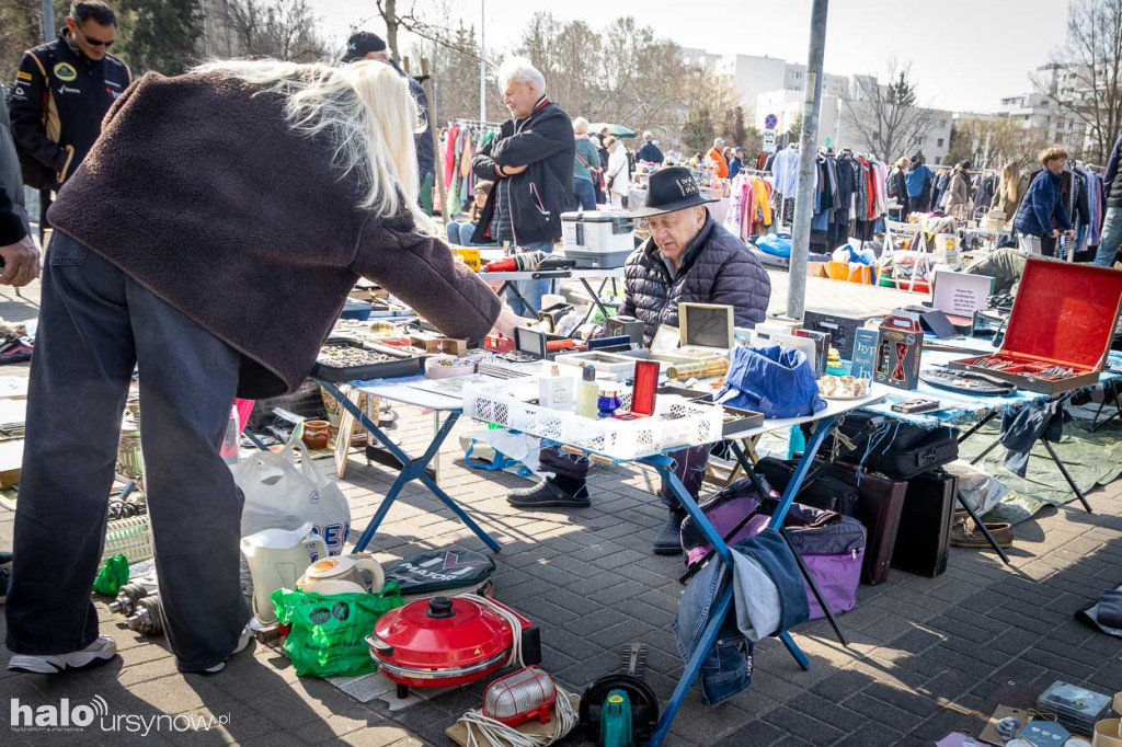Tłumy na pierwszej garażówce