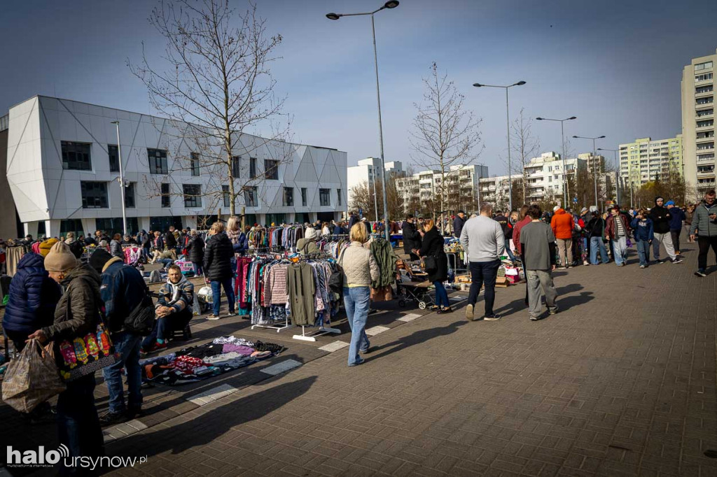 Tłumy na pierwszej garażówce