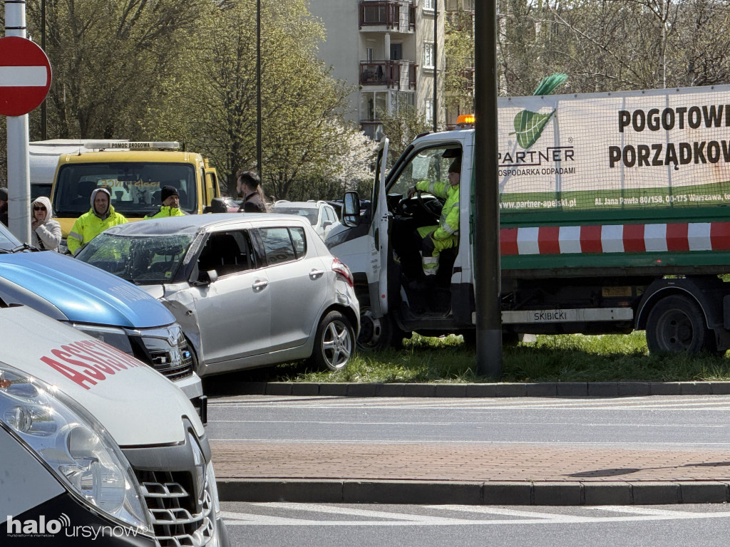 Wypadek na Pileckiego na Ursynowie