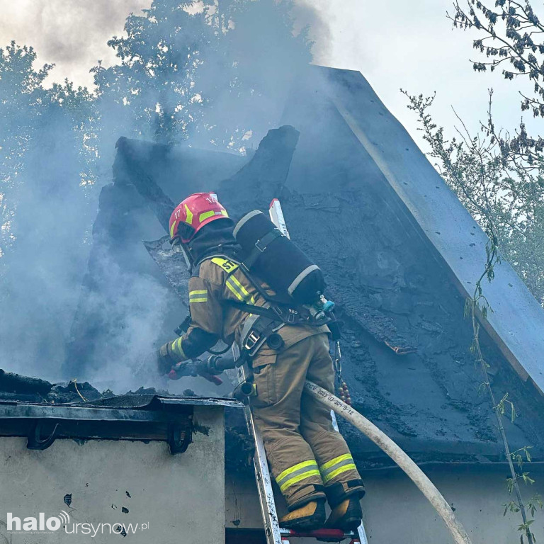 Pożar na ul. Orszady na skarpie ursynowskiej