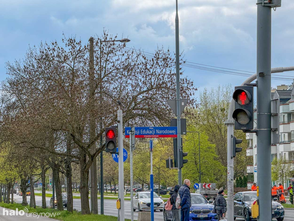 Nowe latarnie na Ciszewskiego i... niczyje relikty