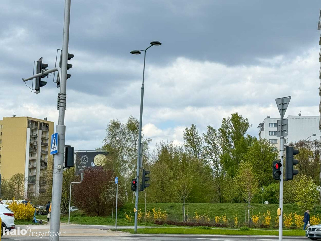 Nowe latarnie na Ciszewskiego i... niczyje relikty