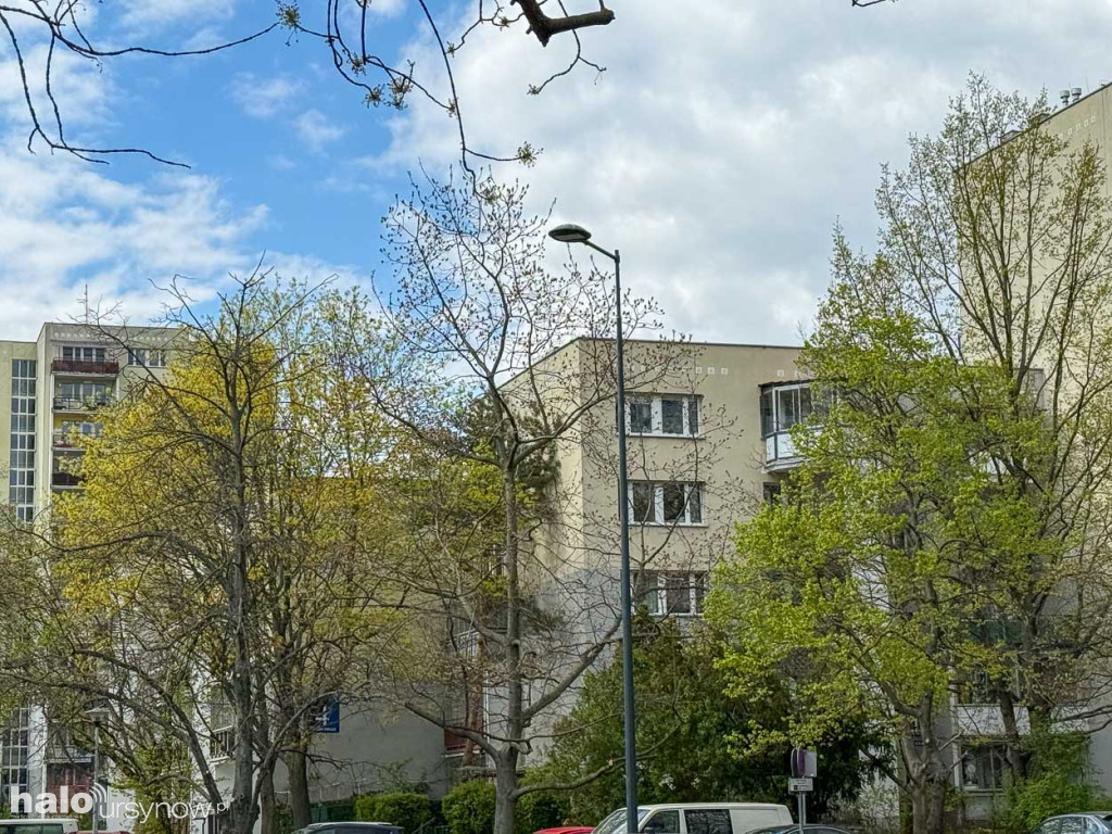 Nowe latarnie na Ciszewskiego i... niczyje relikty