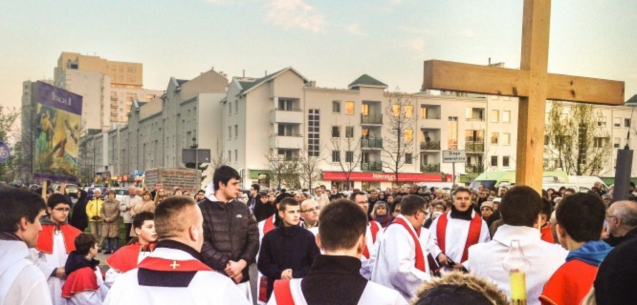 DROGA KRZYŻOWA. Kilkaset osób przeszło ulicami Ursynowa