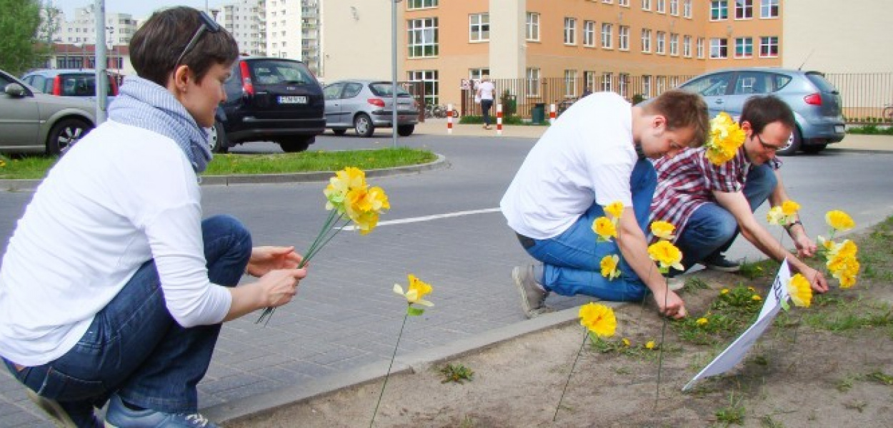 Kwiatem w parkujących! Czyli happening przy Lokajskiego