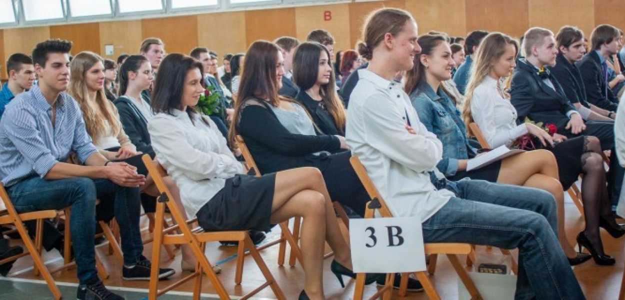 Odebrali świadectwa. Przed nimi już tylko egzamin dojrzałości