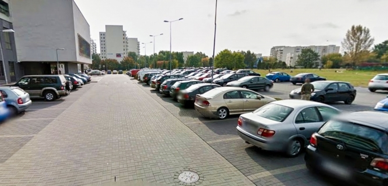 Urzędowy parking od 1 kwietnia tylko dla interesantów! Jest decyzja