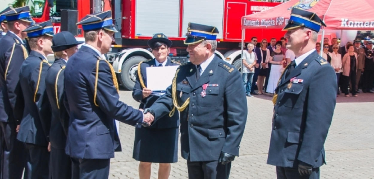 Warszawski Dzień Strażaka na Ursynowie. Bohaterscy mundurowi i cywile. FOTO