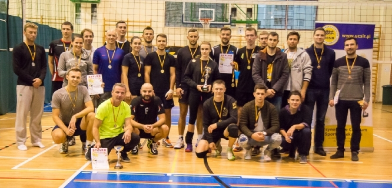 UCSiR VOLLEYBALL. Siatkarskie emocje w hali przy Dereniowej FOTO
