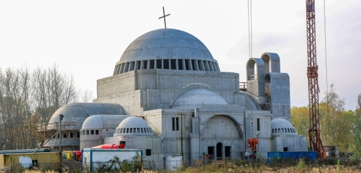 Cerkiew na Puławskiej już stoi. "Mylono ją z meczetem" FOTO